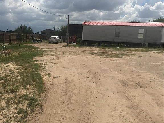 3rd image of 2505 Venecia Dr