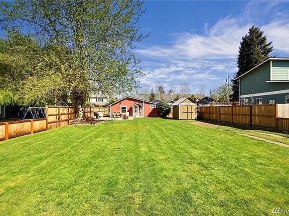 Large lot with opportunity to build