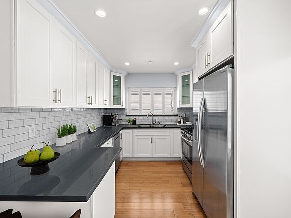 2nd image of 7506 Romaine St #12