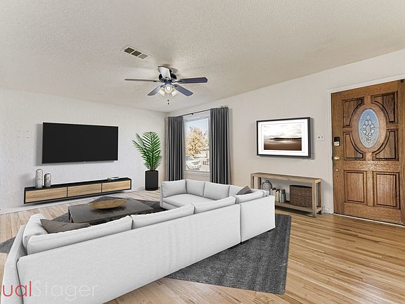 Upstairs living room facing front door