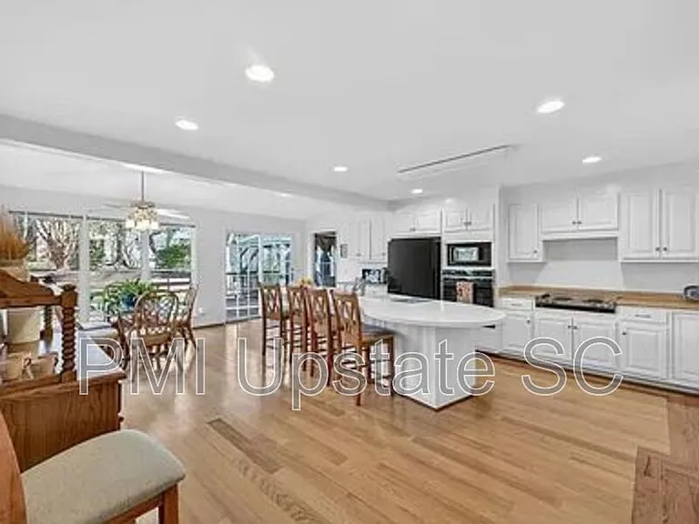 7 Tara Ave — Photo 5