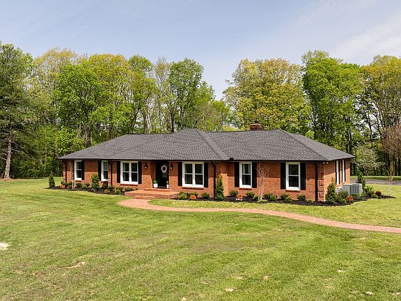3rd image of 1747 Allen Ferry Rd