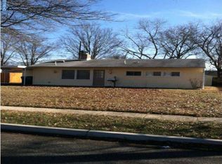 159 Oaktree Dr, Levittown, PA 19055