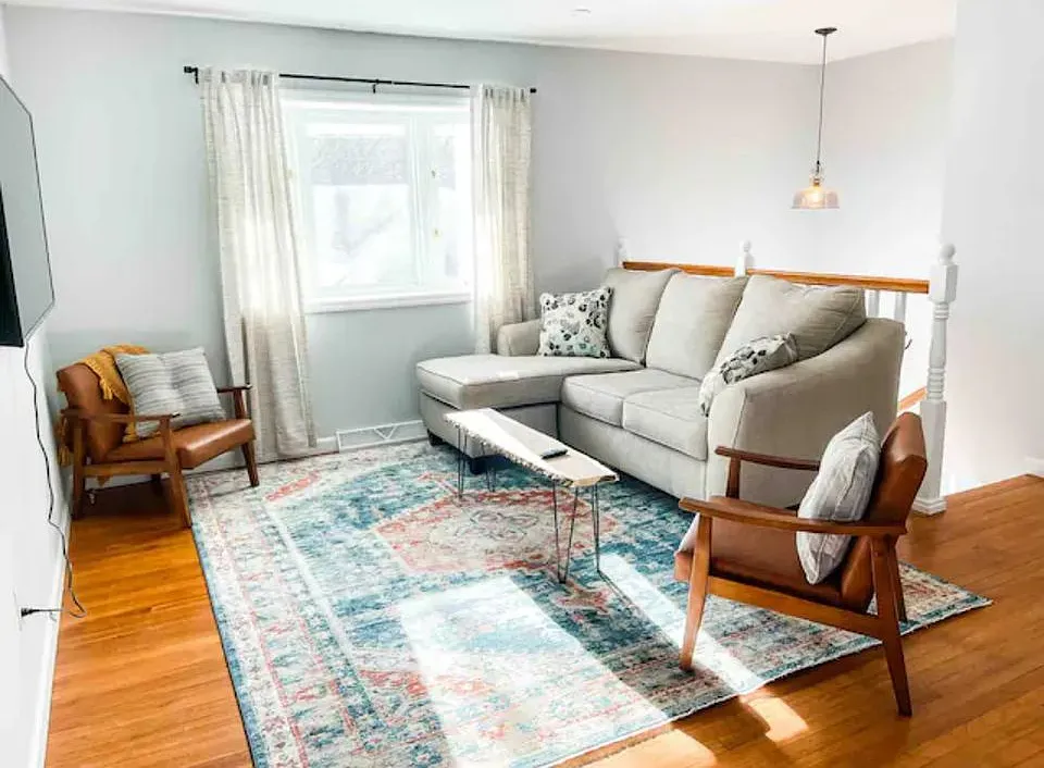 3 bed, 1400 sqft, $4,000 — Photo 2