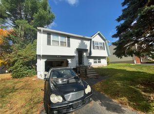 106 Meetinghouse Rdg, Meriden, CT 06450