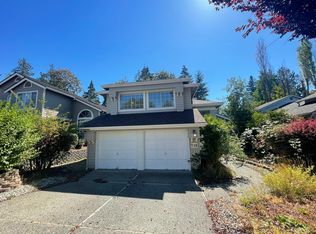 719 S 32nd St, Renton, WA 98055