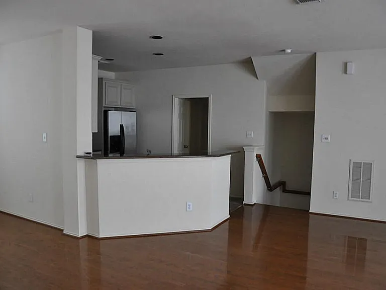 2020 Mason St — Photo 2