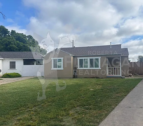 2340 Circle Dr Photo 1