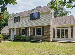 24 Taunton Rd E, Scarsdale, NY 10583