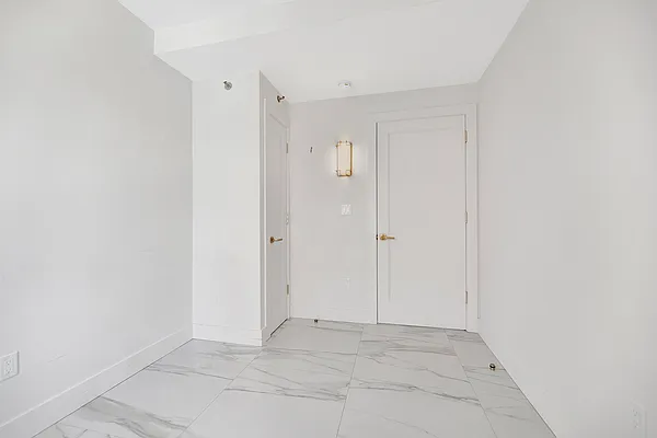 Rented by Prime Square Realty | media 8