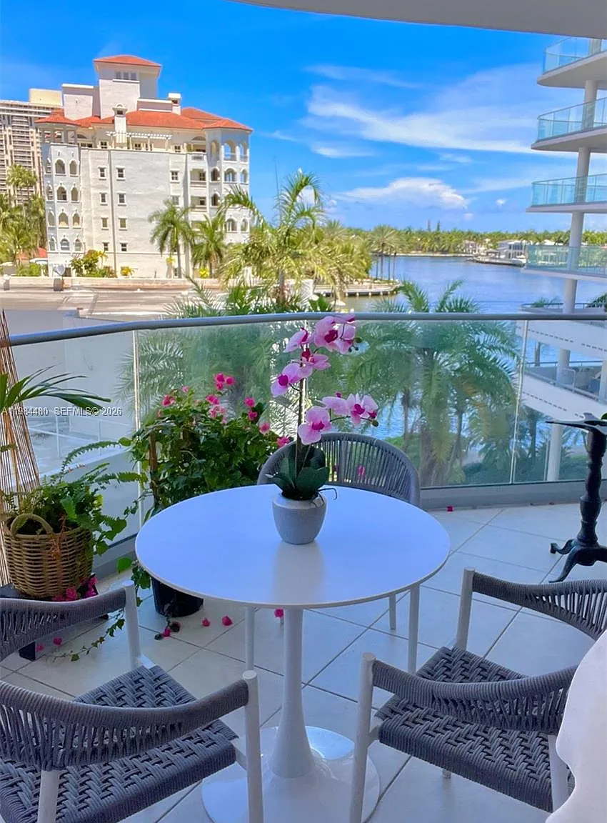 Turnberry Isle Condo — Photo 1