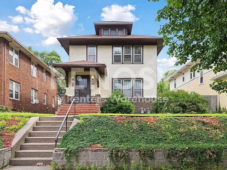 1601 Charles Ave — Photo 2