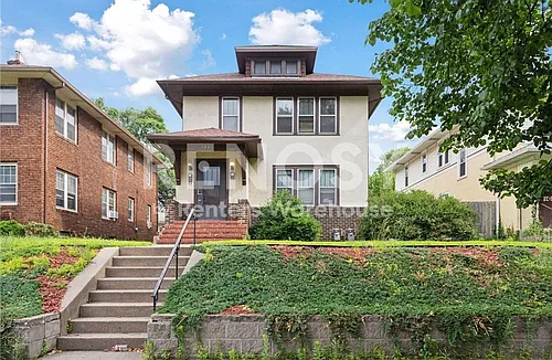 1601 Charles Ave Photo 1