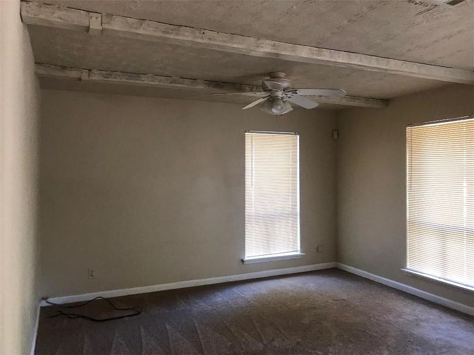 2nd image of 247 Sedgefield Dr #0