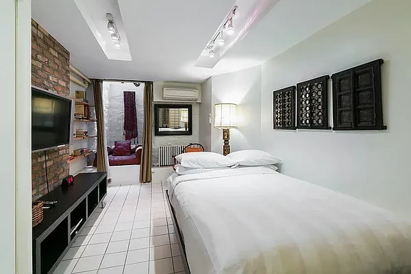 Rented by Compass | media 27