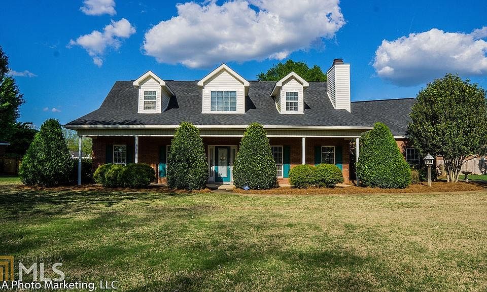 1st image of 216 Scotsburg Dr