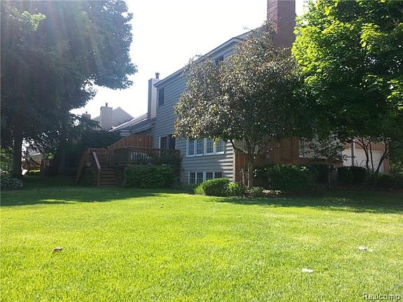 5th image of 16329 Brookwood Ct #11