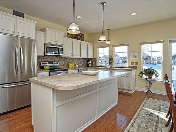 3rd image of 6510 Morning Glory Ln