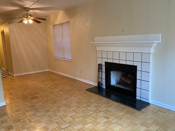 Living/dining area