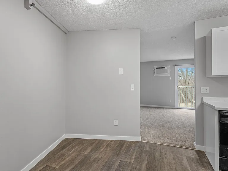 Hillcrest Place — Photo 36