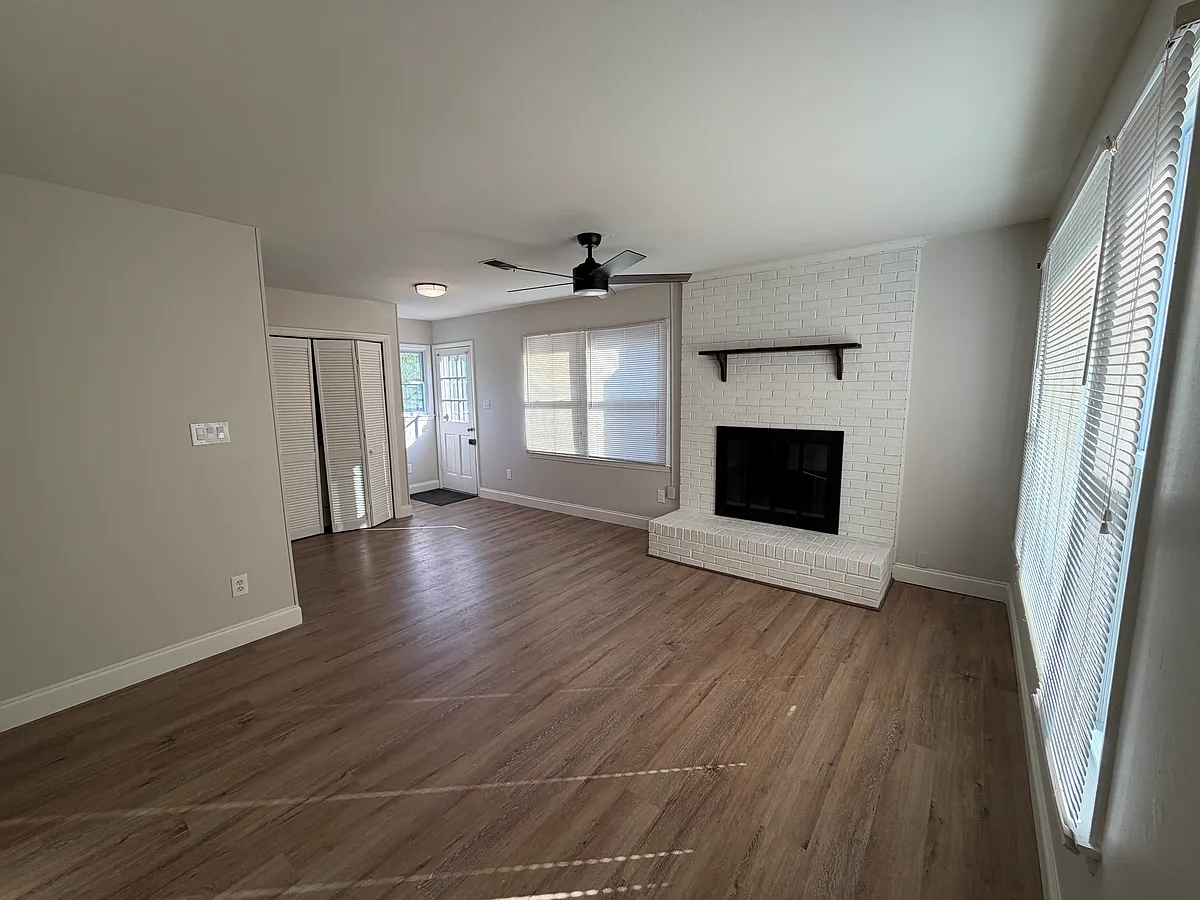 Building Photo - 6108 Bridle Trl