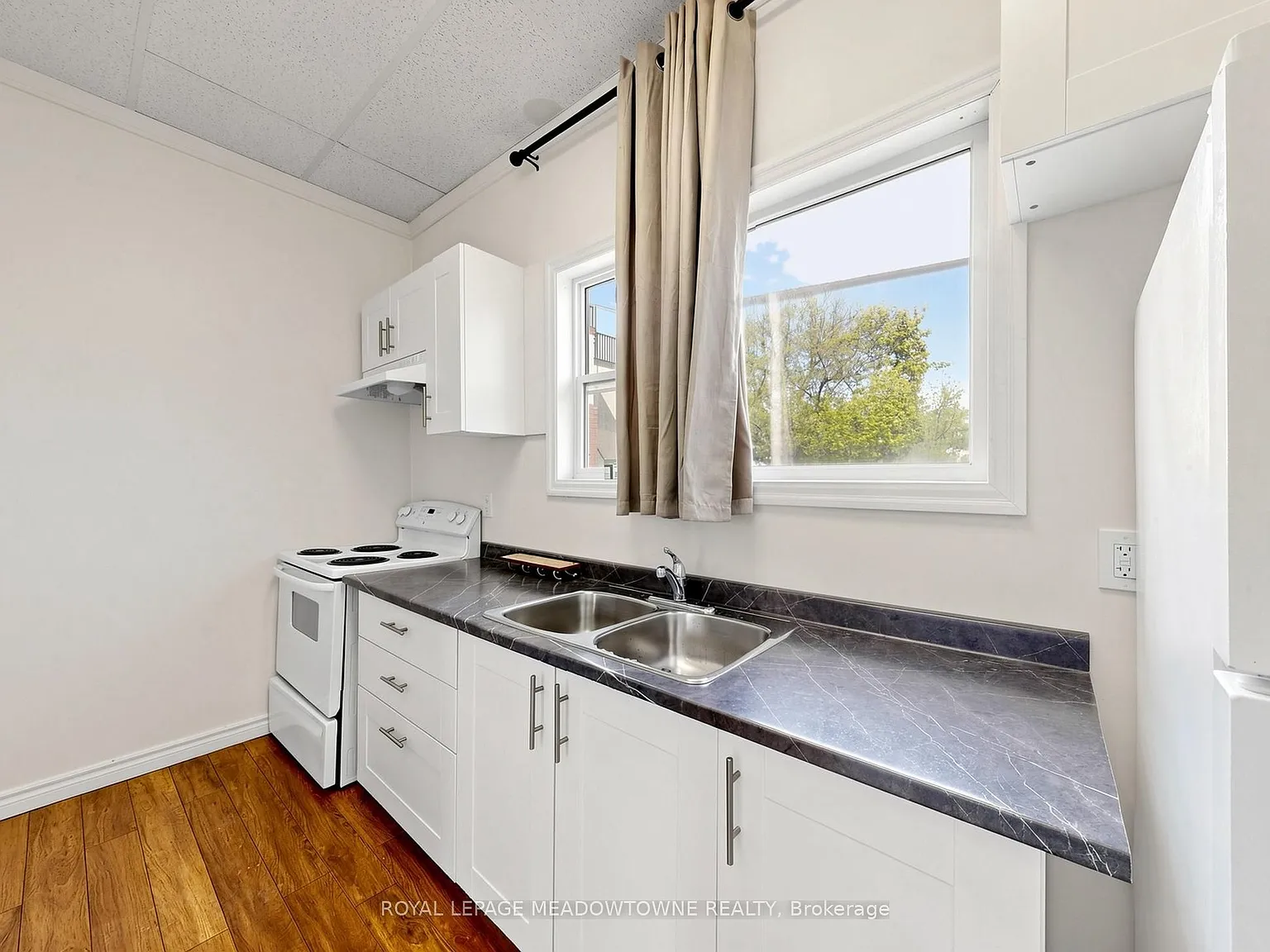 Studio, $1,600 — Photo 4