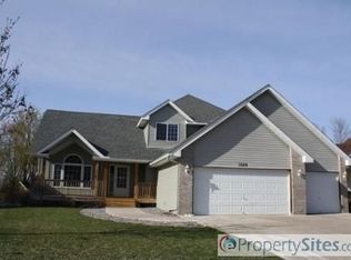 1689 Hunters Trl, Centerville, MN 55038