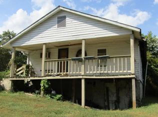111 Andy Ln, Jacksboro, TN 37757