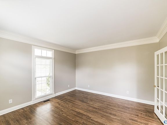 5th image of 2618 Elderdale Dr SE