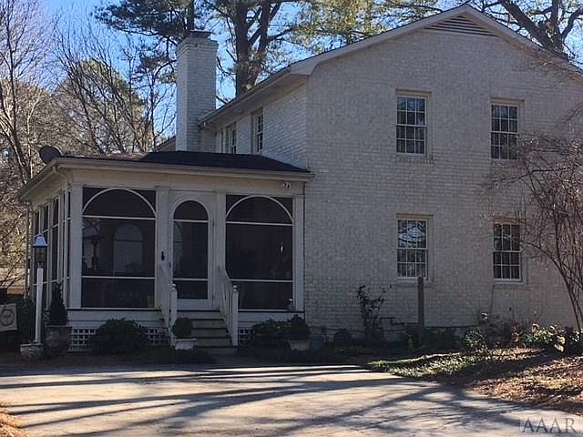2nd image of 920 Memorial Dr W