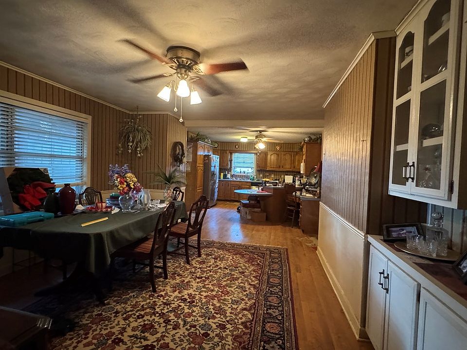 2nd image of 104 Ross Ave