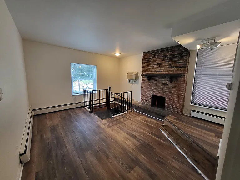 331 Amber St — Photo 10