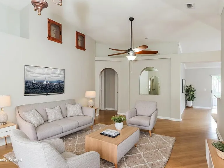 25213 Hyde Park Blvd — Photo 3