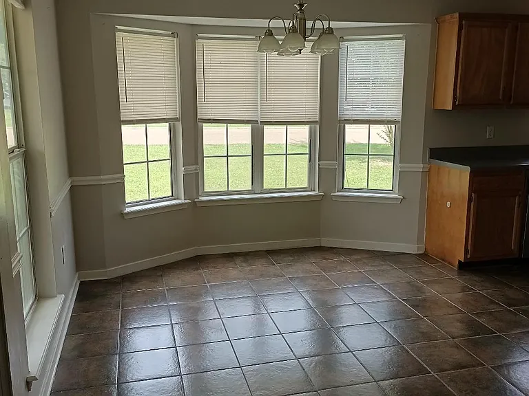 203 Sunchase Dr — Photo 6
