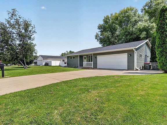 3rd image of 535 Greenview Dr