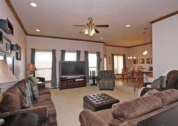3rd image of 1608 W Wellington Way