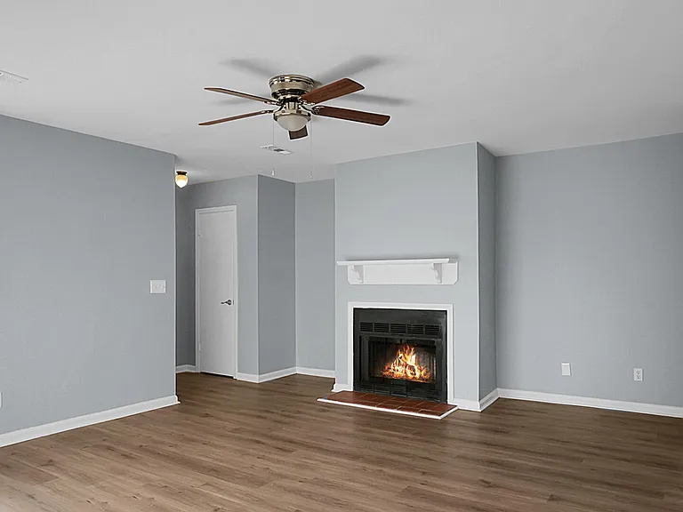 158 Hummingbird Ave #B — Photo 8