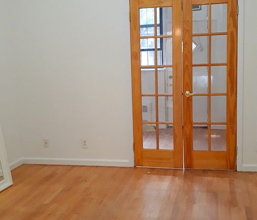 4th image of 407 E 87th St APT 1C