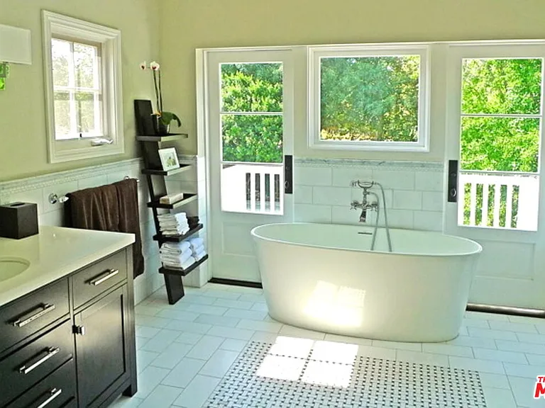 10253 Valley Spring Ln — Photo 10