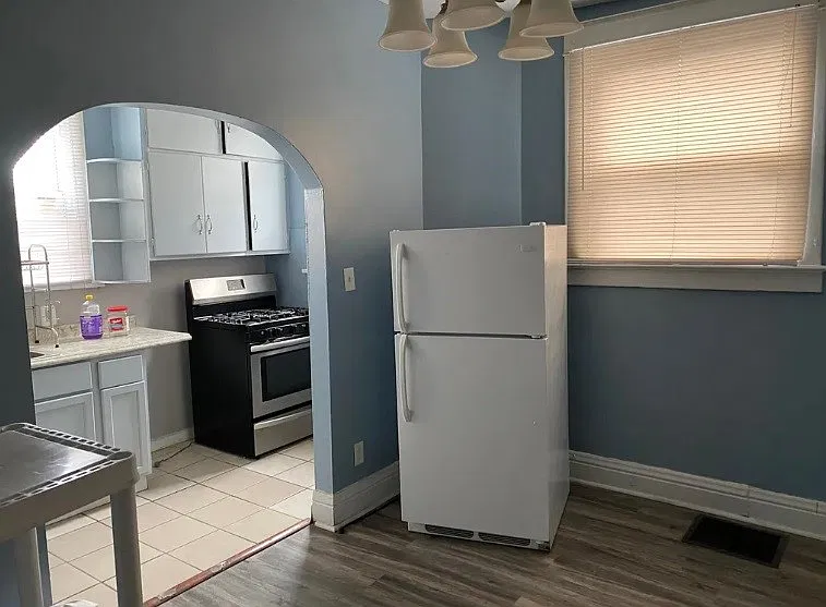 2 bed, 1000 sqft, $1,400 — Photo 3