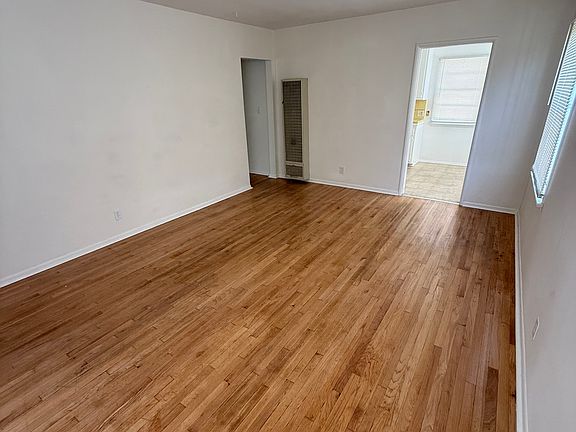 2nd image of 848 Centinela Ave APT 2