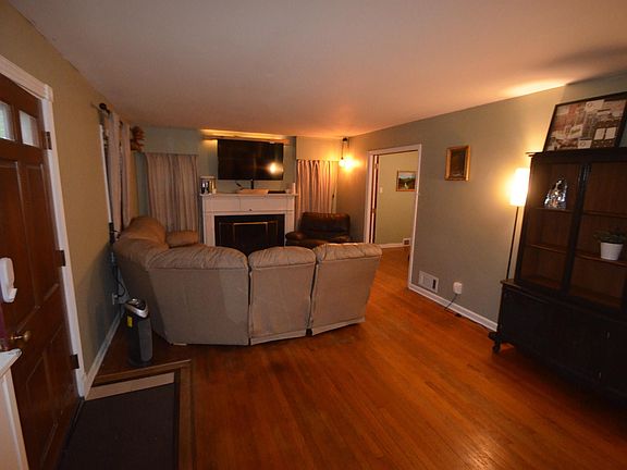 2nd image of 3513 SW York Way