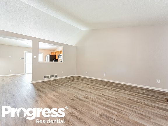 5th image of 12164 Glencoe St