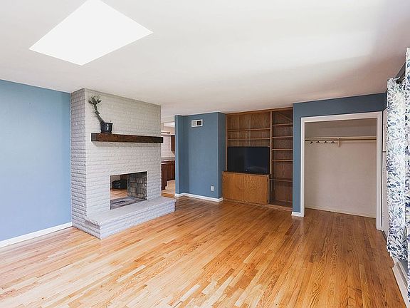 5th image of 2909 Crestview Ave