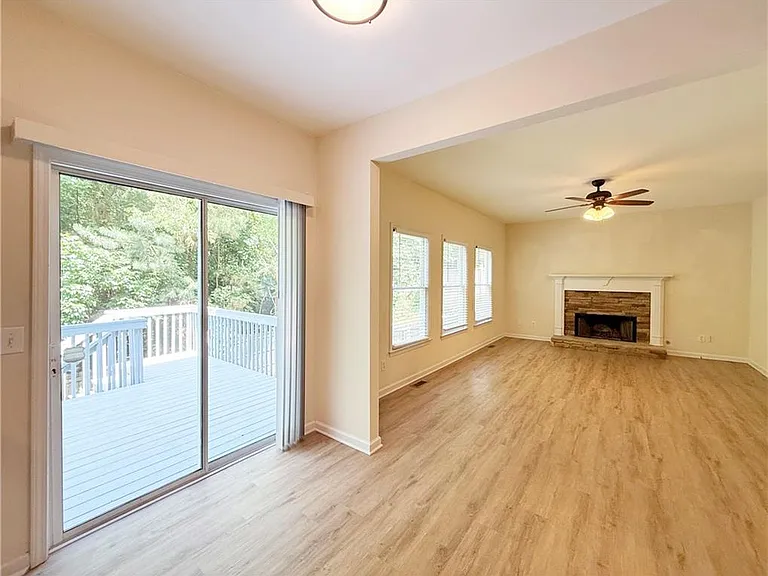 350 Laurel Glen Xing — Photo 8