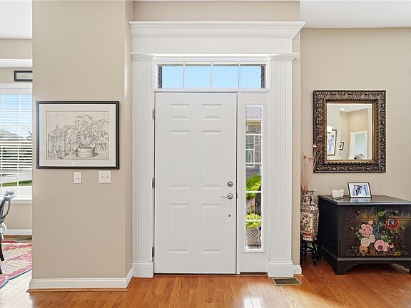 4th image of 5875 Falling Brook Dr