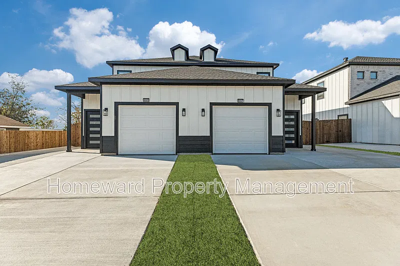 8005 Doreen Ave