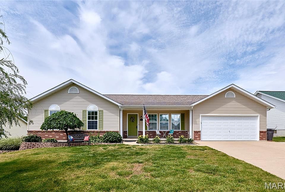 1st image of 31 Canterbury Dr