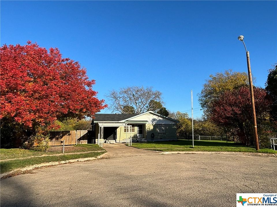 1st image of 209 E Voelter Ave