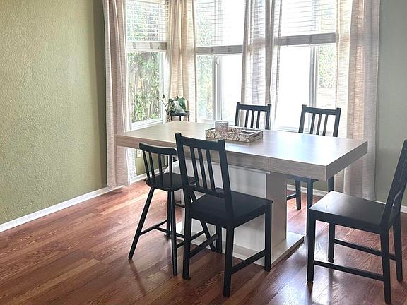 5th image of 29065 Lake Ridge Ln